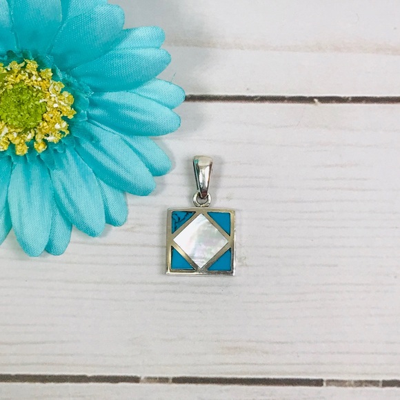 Sterling Silver Mother of Pearl & Blue Pendant - Picture 3 of 5